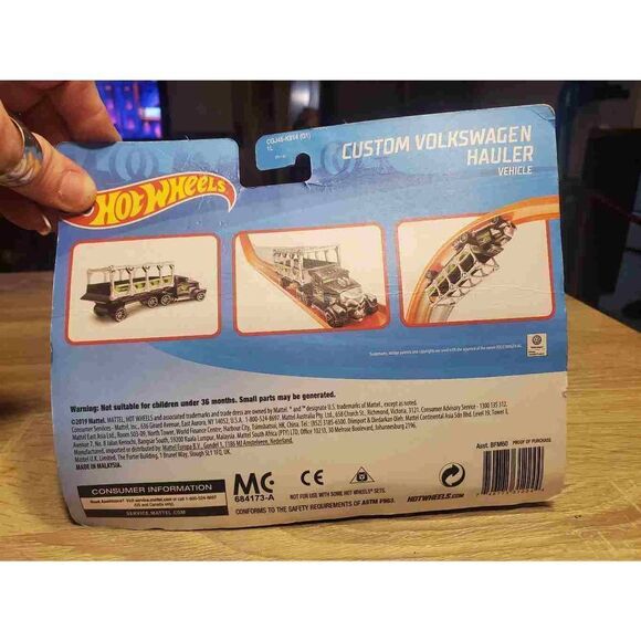 Hot Wheels 2019 Custom Volkswagon Hauler - Picture 2 of 2